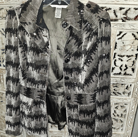 Jacket - Picture 1 of 8